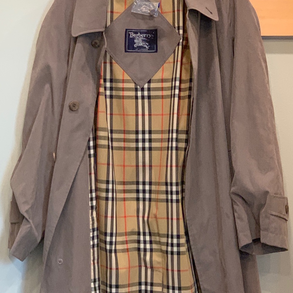 BURBERRY MEN’S COAT - Picture 11 of 15